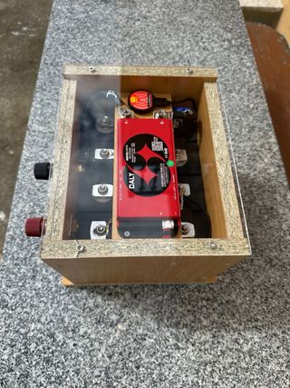 Batería LiFePO4 DALY 12V 150A para Camper