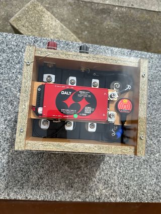 Batería LiFePO4 DALY 12V 150A para Camper