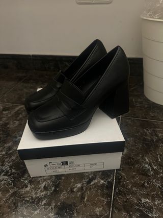 Zapatos de tacón mocasín negros talla 37