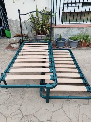 Testiera in metallo + 2 materassi 90+nido Divano regalo