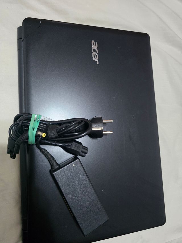 Computer portatile Acer 8 GB RAM 950 GB  (LEGGI)