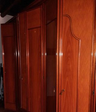 Armadio in laminato marrone