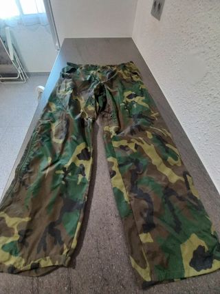 Pantalón de lluvia militar camuflaje