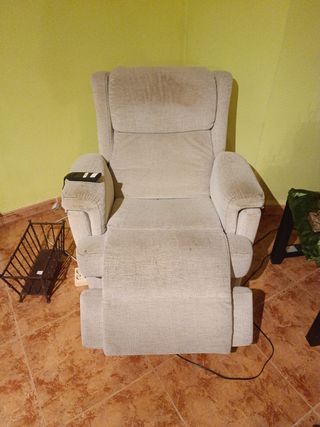 Sillón reclinable eléctrico beige
