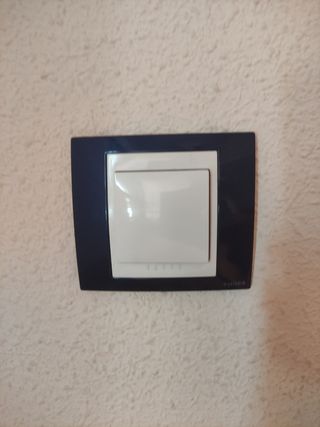 Iterruptores, enchufes, TV y sus embellecedores