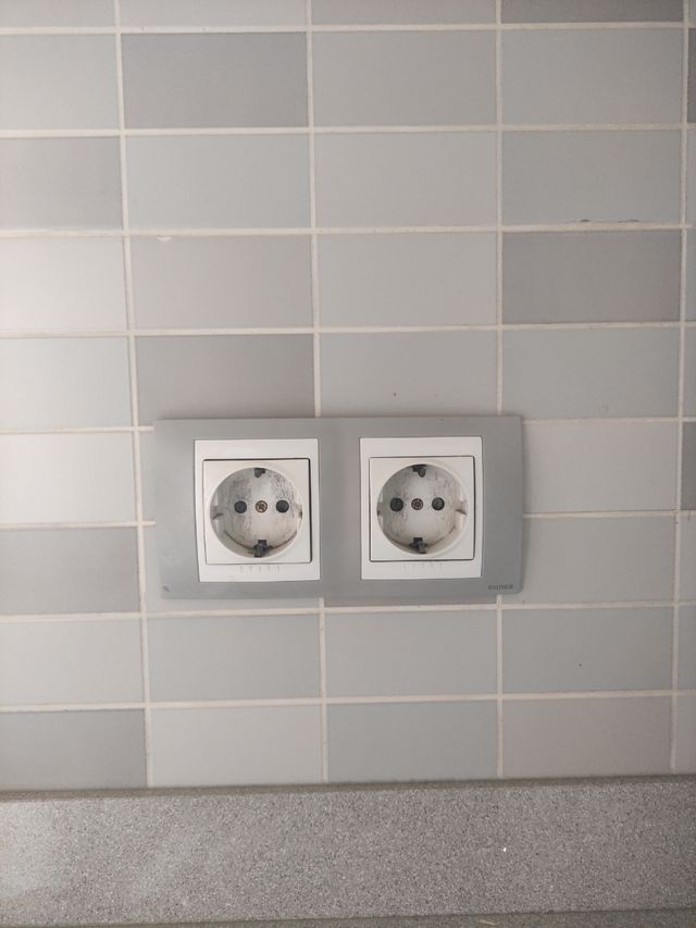 Iterruptores, enchufes, TV y sus embellecedores