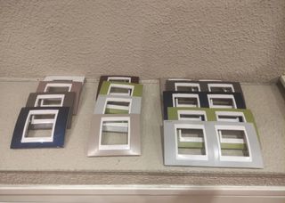 Iterruptores, enchufes, TV y sus embellecedores