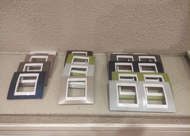 Iterruptores, enchufes, TV y sus embellecedores