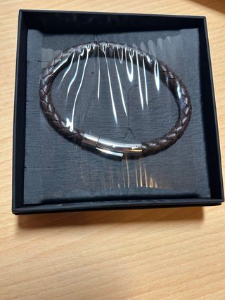 Pulsera Lotus Cuero Marrón y Cierre Plateado