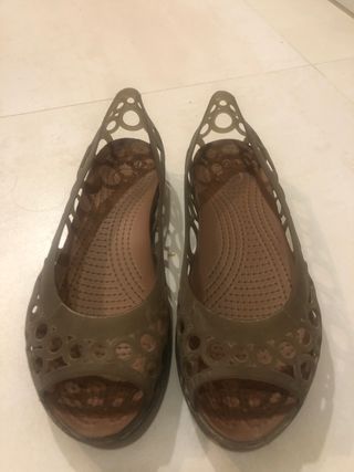Sandalias Crocs Marrones