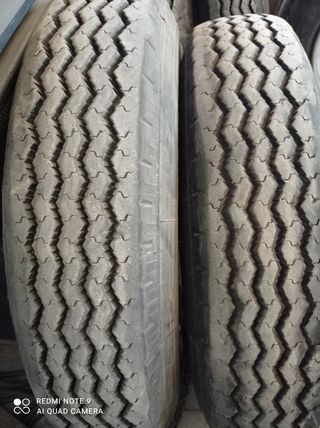 Neumáticos 9R 22.5 con llanta