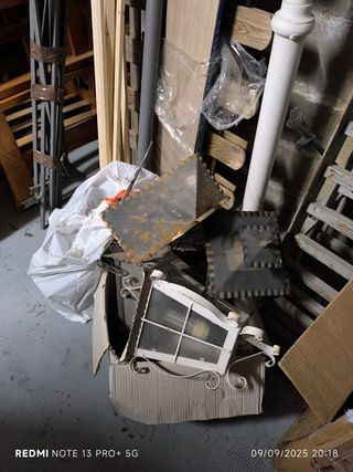 Lampadari in metallo e cristallo realizzati a mano