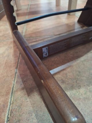 Trona Stokke Tripp Trapp Nogal, cojín y respaldo.