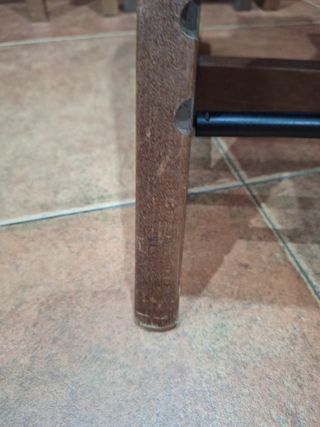 Trona Stokke Tripp Trapp Nogal, cojín y respaldo.