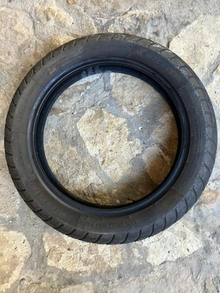 Rueda Michelin Anakee 110/80 R14 con fecha 02/24