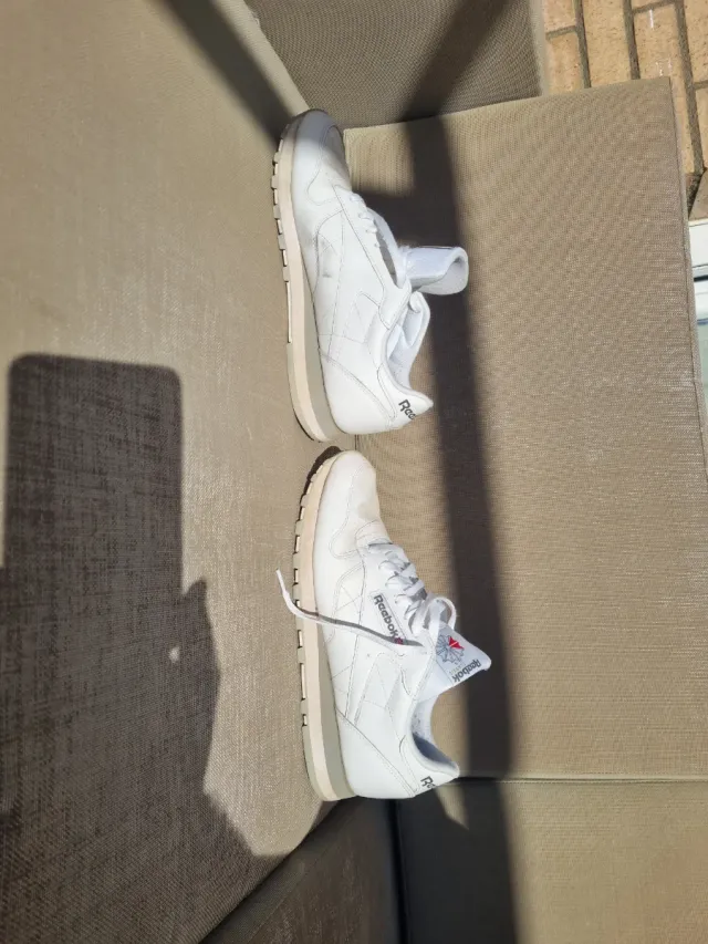 Reebok Blancas - Tienen un uso diario.