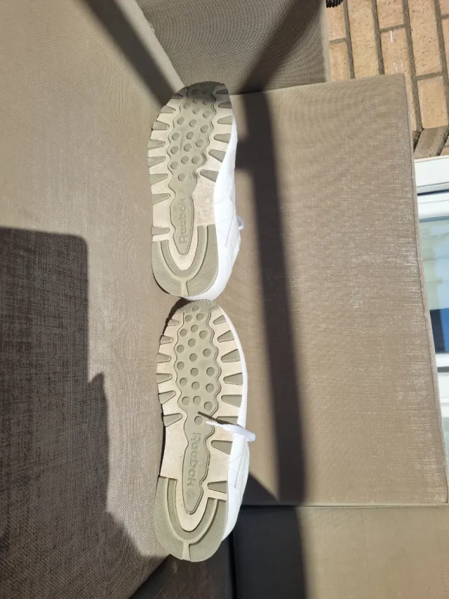 Reebok Blancas - Tienen un uso diario.