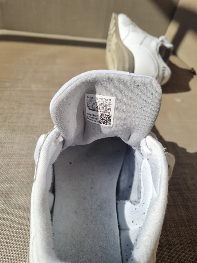 Reebok Blancas - Tienen un uso diario.