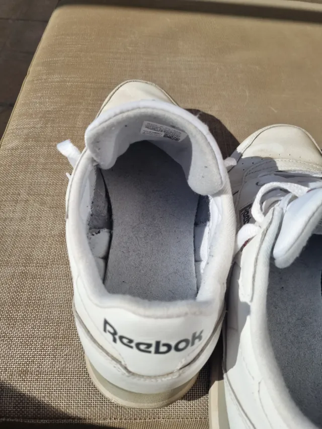 Reebok Blancas - Tienen un uso diario.
