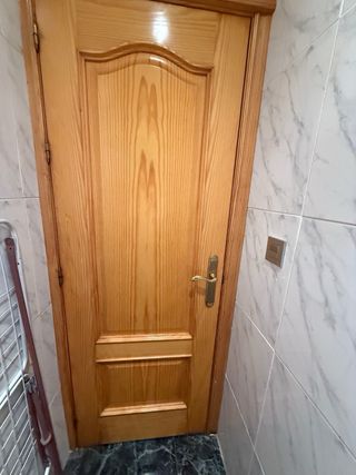 Puerta de madera interior