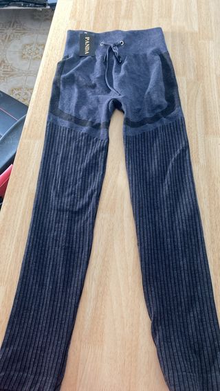 Pantalones negros de mujer