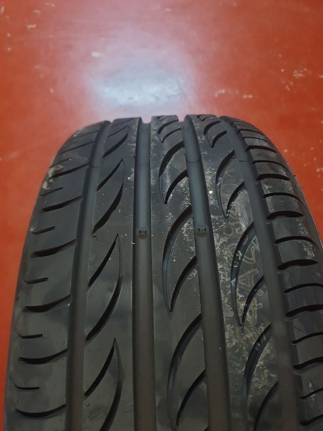 235/45/17 PZERO NERO GT