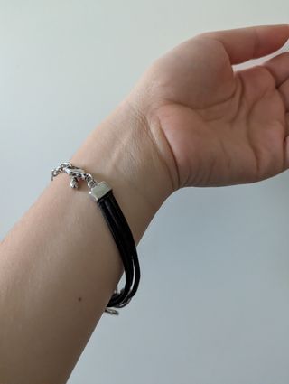 Braccialetto con ciondoli a forma di baffi