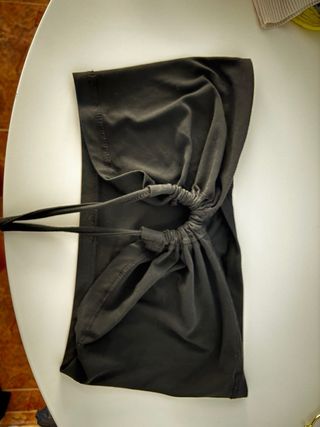 Top negro con cordón