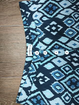 Pantalón pirata ancho estampado azul y blanco