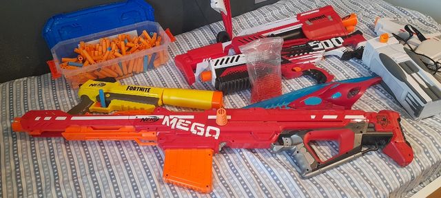 Lote de pistolas de juguete Nerf y Laser X