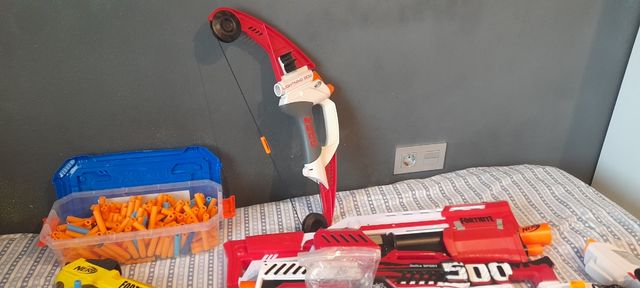 Lote de pistolas de juguete Nerf y Laser X