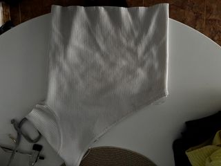 Top Bershka una manga blanco talla única