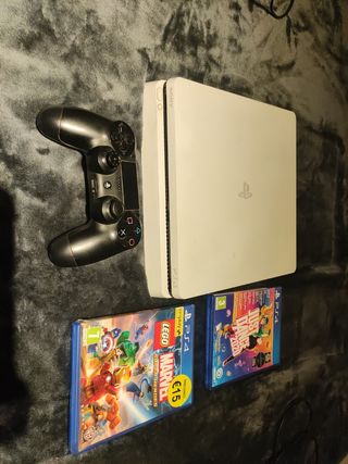 Precio negociable-PS4 Slim Blanca 500GB+mandos