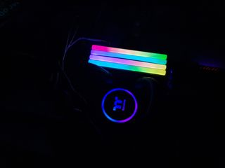 Thermaltake Floe RC360 + Memoria Toughram 16Gb3200