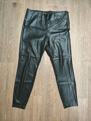 Leggings efecto piel Zara con pelo