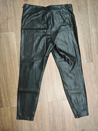 Leggings efecto piel Zara con pelo
