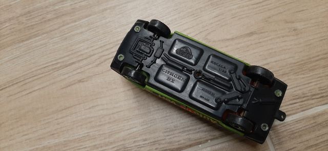 Coche de juguete verde  citroen bx Rallye guisval