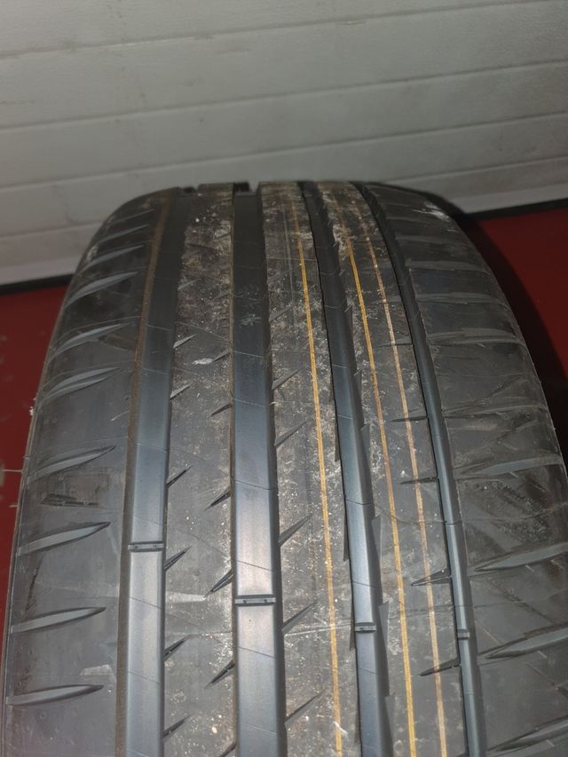 255/45/19 PILOT SPORT 4