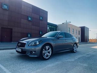 Infiniti M30 2012