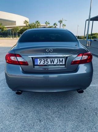 Infiniti M30 2012