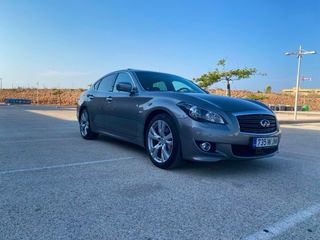 Infiniti M30 2012