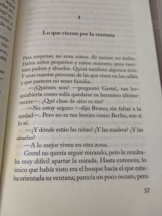 El niño con el pijama de rayas/ The Boy in the ...