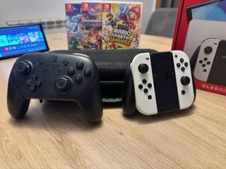 Nintendo Switch OLED Blanca + 3 juegos + Mando PRO