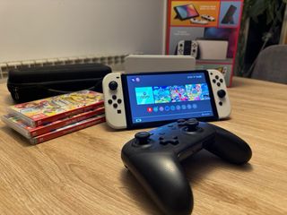 Nintendo Switch OLED Blanca + 3 juegos + Mando PRO