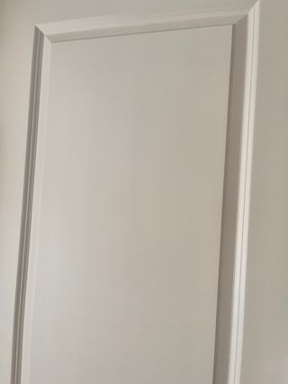 Puerta interior blanca con manilla Medidas: 203x72