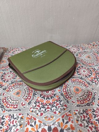 Maletín de picnic con cubiertos y plato