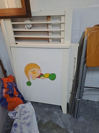 Cuna de madera con somier