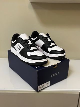 Scarpe Tommy Hilfiger Nere e Bianche Tg 44
