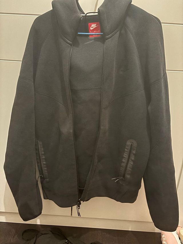 Chaqueta Nike Tech - Negro