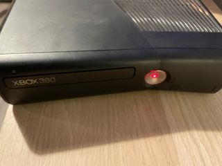 Xbox 360 Slim Negra Circulo Rojo